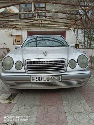 Mercedes E 240 1999, 250,000 km - 2.4 l - Bakı