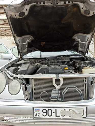Mercedes E 240 1999, 250,000 km - 2.4 l - Bakı