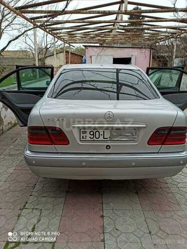 Mercedes E 240 1999, 250,000 km - 2.4 l - Bakı
