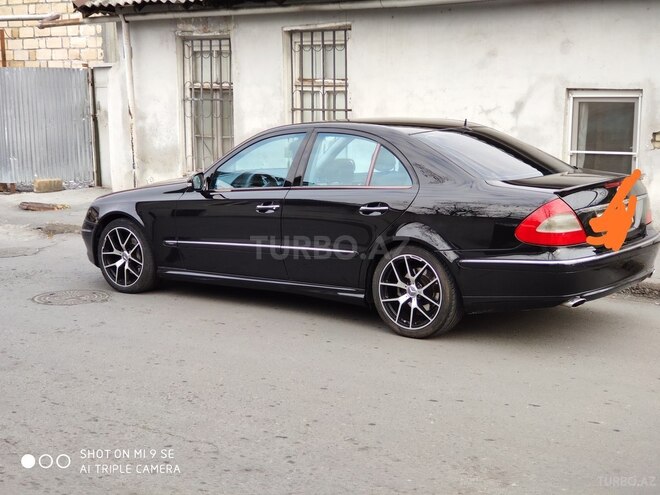 Mercedes E 320 2002, 318,000 km - 3.2 л - Zaqatala
