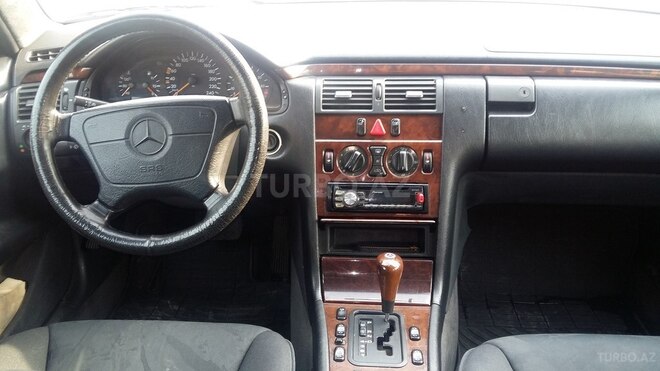 Mercedes E 200 1997, 410,000 km - 2.0 l - Sumqayıt