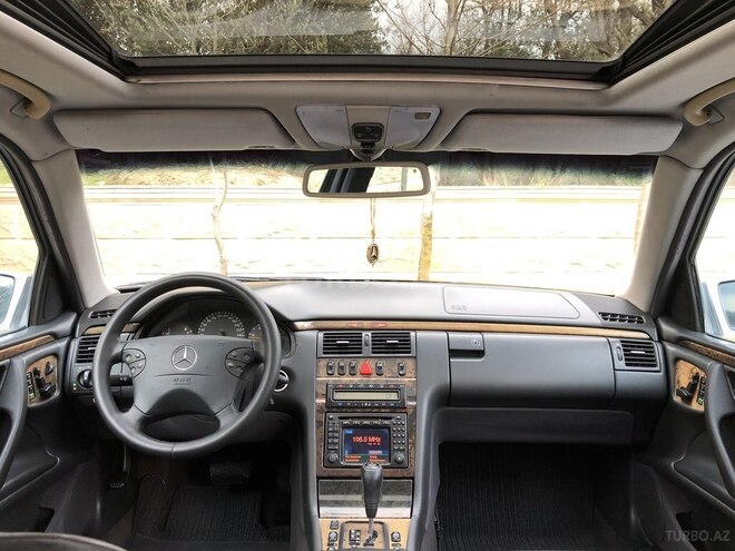 Mercedes E 270 2000, 294,000 km - 2.7 l - Bakı