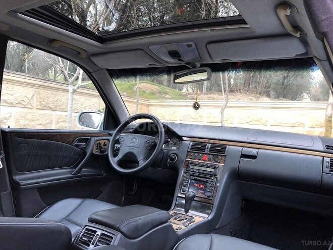 Mercedes E 270 2000, 294,000 km - 2.7 l - Bakı