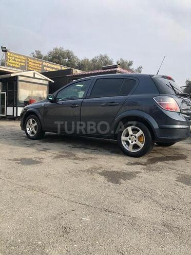 Opel Astra 2009, 198,000 km - 1.4 л - Bakı