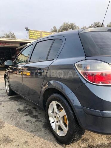 Opel Astra 2009, 198,000 km - 1.4 л - Bakı