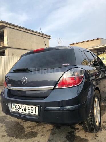 Opel Astra 2009, 198,000 km - 1.4 л - Bakı