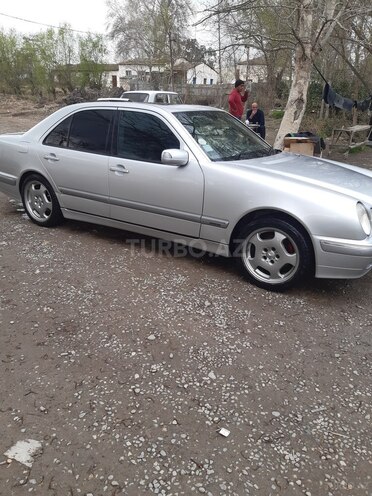 Mercedes E 320 1999, 409,501 km - 3.2 l - Bakı