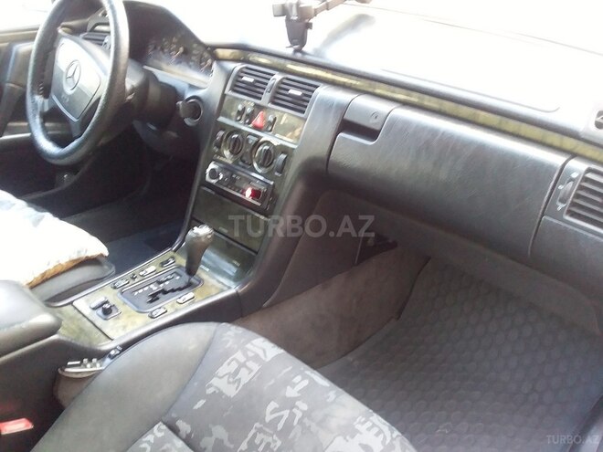 Mercedes E 230 1997, 320,541 km - 2.3 l - Bakı