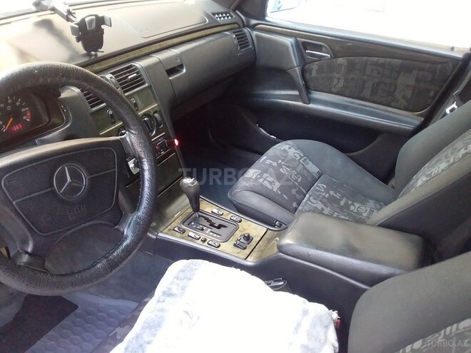 Mercedes E 230 1997, 320,541 km - 2.3 l - Bakı