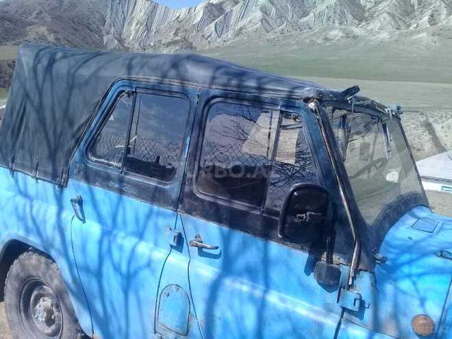 UAZ 469 1993, 999,999 km - 0.3 l - Quba