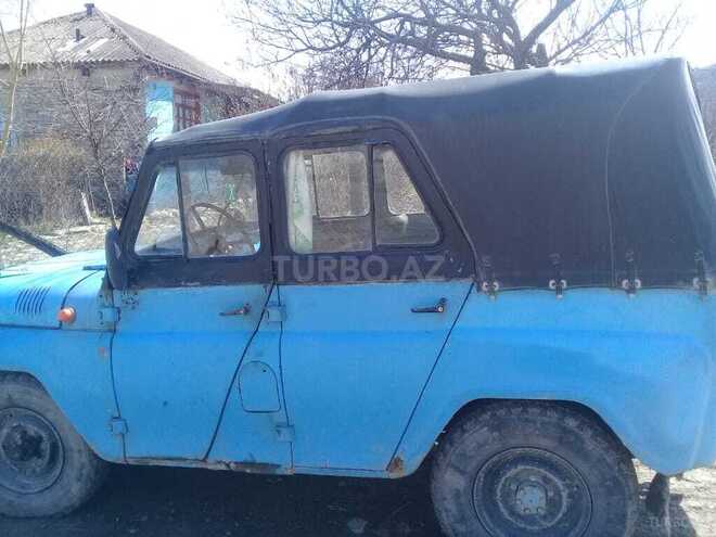 UAZ 469 1993, 999,999 km - 0.3 l - Quba