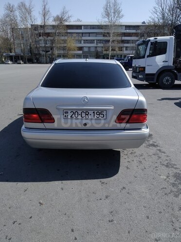 Mercedes E 240 1998, 354,000 km - 0.2 l - Mingəçevir