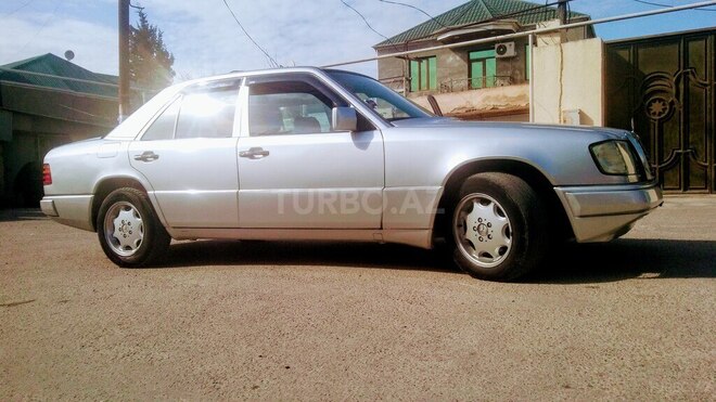 Mercedes E 200 1993, 48,000 km - 0.2 l - Bakı