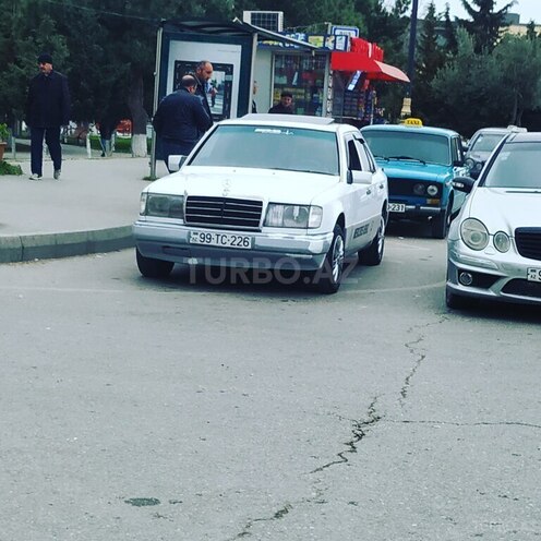 Mercedes E 230 1992, 325,425 km - 2.3 l - Bakı