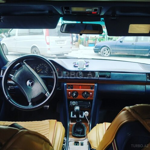 Mercedes E 230 1992, 325,425 km - 2.3 l - Bakı