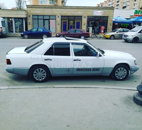 Mercedes E 230 1992, 325,425 km - 2.3 l - Bakı