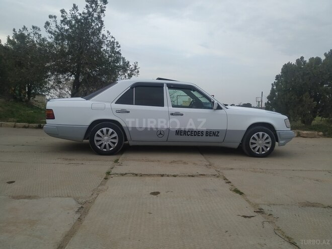 Mercedes E 230 1992, 325,425 km - 2.3 l - Bakı