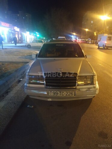 Mercedes E 230 1992, 325,425 km - 2.3 l - Bakı