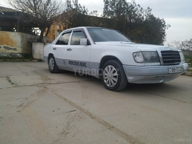 Mercedes E 230 1992, 325,425 km - 2.3 l - Bakı