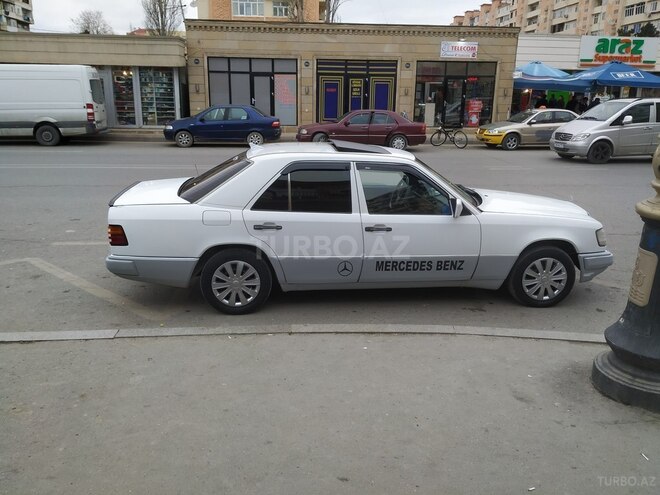 Mercedes E 230 1992, 325,425 km - 2.3 l - Bakı