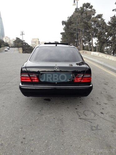Mercedes E 200 1998, 290,000 km - 2.0 l - Bakı