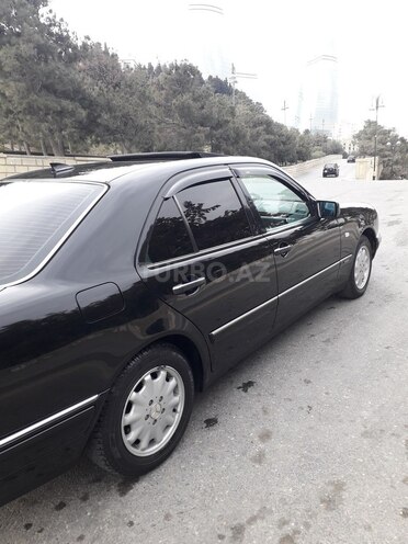 Mercedes E 200 1998, 290,000 km - 2.0 l - Bakı