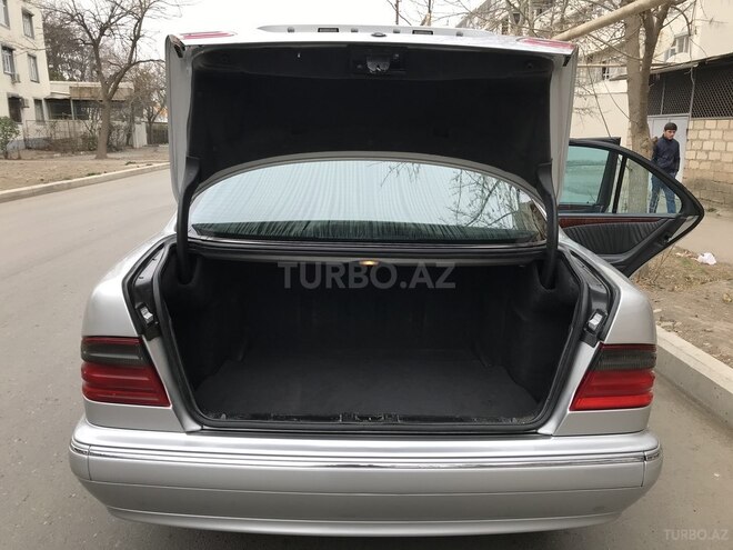 Mercedes E 240 2001, 313,000 km - 2.6 l - Gəncə