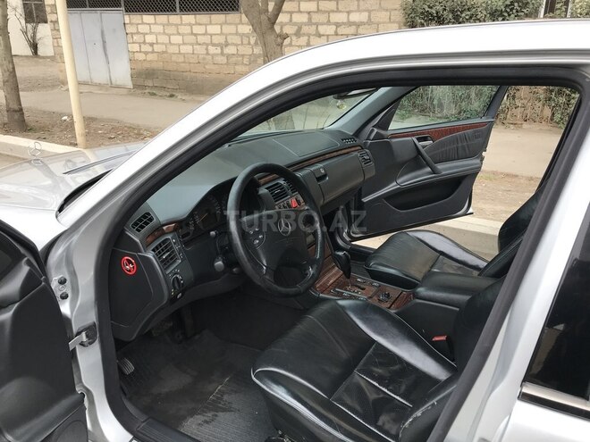 Mercedes E 240 2001, 313,000 km - 2.6 l - Gəncə