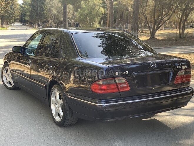 Mercedes E 220 2000, 295,123 km - 2.2 l - Sumqayıt