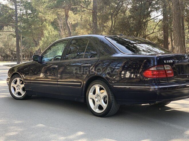 Mercedes E 220 2000, 295,123 km - 2.2 l - Sumqayıt