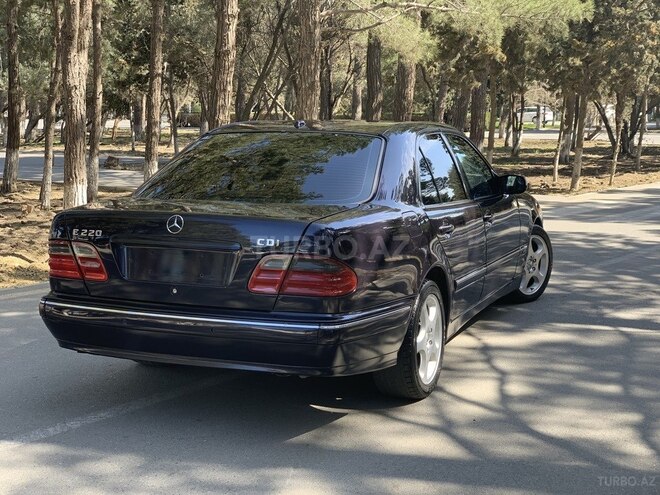 Mercedes E 220 2000, 295,123 km - 2.2 l - Sumqayıt