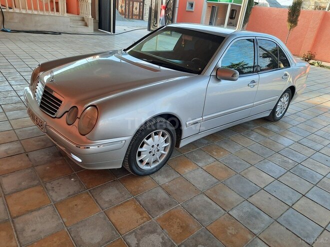 Mercedes E 270 2000, 328,500 km - 2.7 l - Bərdə
