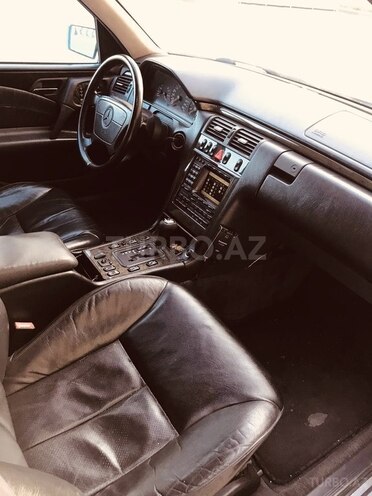 Mercedes E 320 1997, 295,000 km - 3.2 l - Bakı