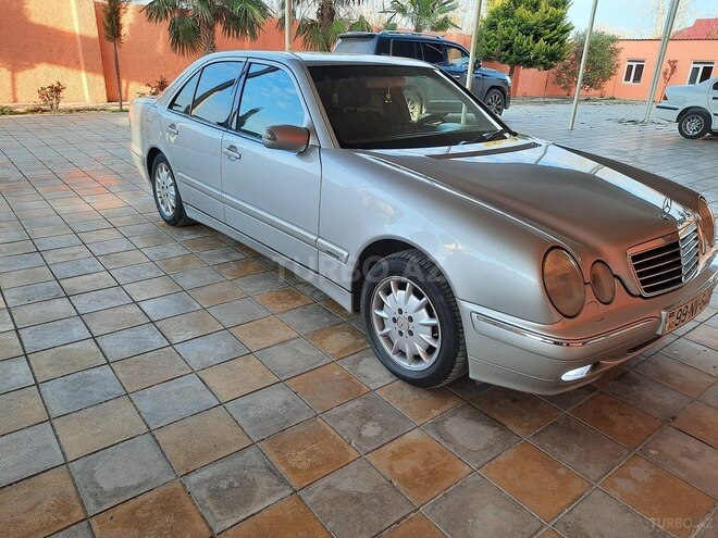 Mercedes E 270 2000, 328,500 km - 2.7 l - Bərdə