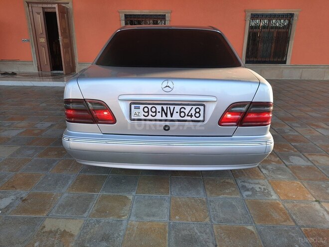 Mercedes E 270 2000, 328,500 km - 2.7 l - Bərdə