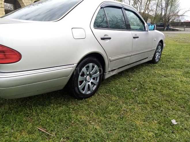 Mercedes E 290 1996, 450,000 km - 2.9 л - Masallı