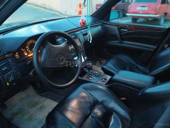 Mercedes E 240 1998, 260,000 km - 2.4 l - Bərdə