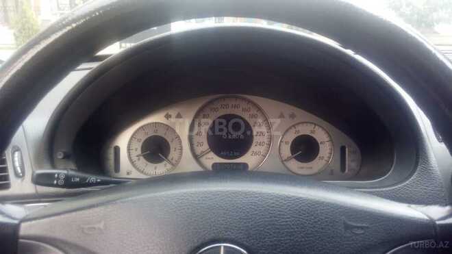 Mercedes E 220 2002, 165,000 km - 2.2 l - Bakı