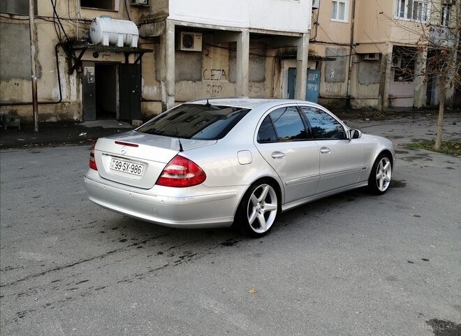 Mercedes E 220 2006, 296,000 km - 2.1 л - Bakı