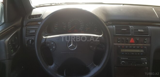 Mercedes E 320 1995, 370,000 km - 3.2 l - Bakı