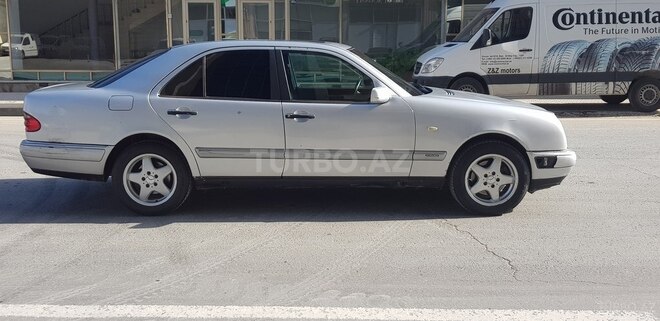 Mercedes E 320 1995, 370,000 km - 3.2 l - Bakı