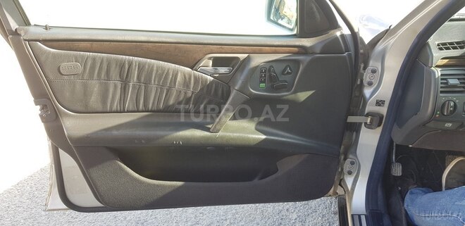 Mercedes E 320 1995, 370,000 km - 3.2 l - Bakı