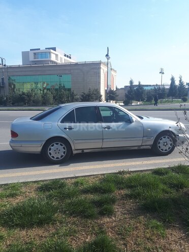 Mercedes E 200 1996, 285,000 km - 2.0 l - Bakı