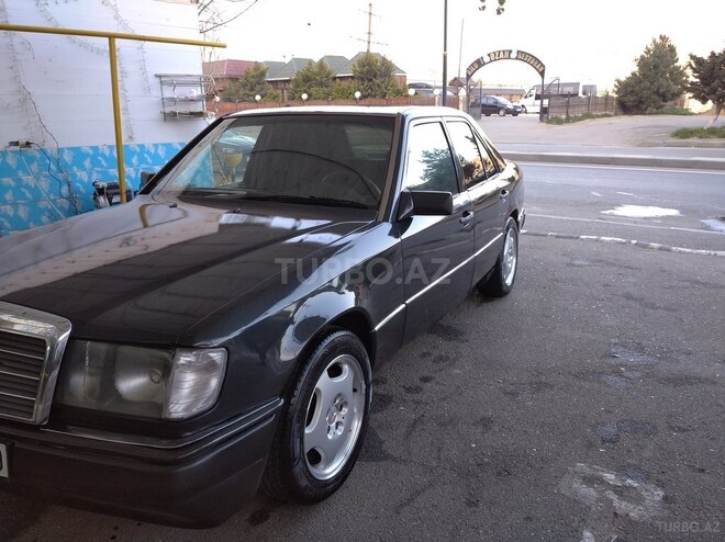 Mercedes E 200 1990, 450,000 km - 2.0 l - Bakı