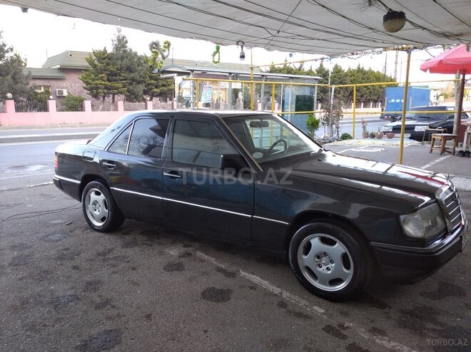 Mercedes E 200 1990, 450,000 km - 2.0 l - Bakı