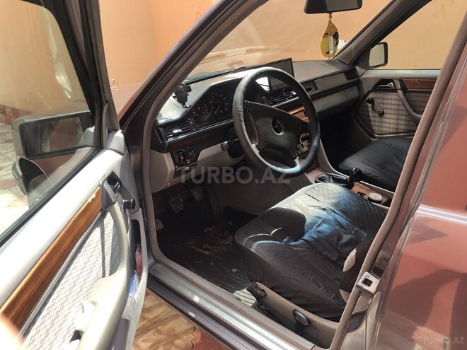 Mercedes E 200 1992, 758,000 km - 2.0 l - Tovuz
