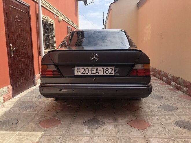 Mercedes E 200 1992, 758,000 km - 2.0 l - Tovuz