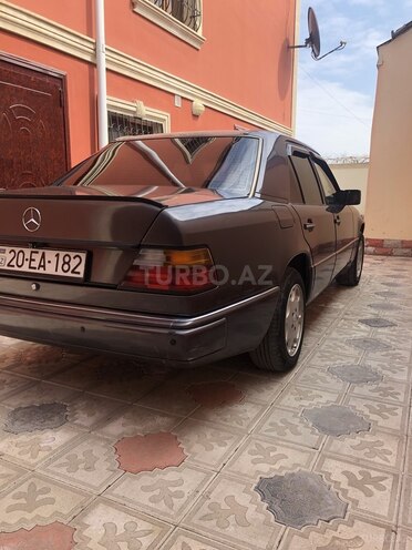 Mercedes E 200 1992, 758,000 km - 2.0 l - Tovuz