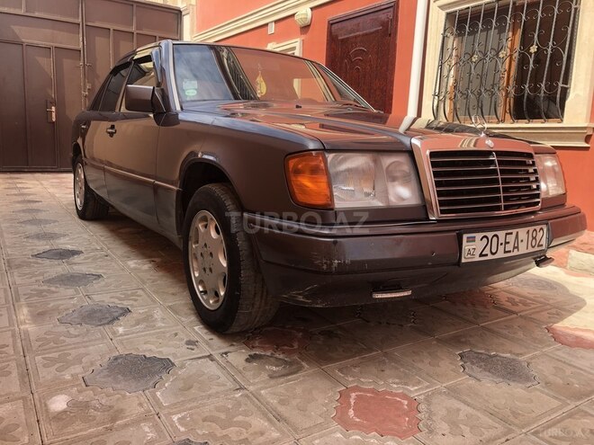 Mercedes E 200 1992, 758,000 km - 2.0 l - Tovuz