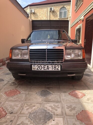 Mercedes E 200 1992, 758,000 km - 2.0 l - Tovuz